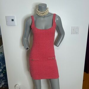 Gorgeous Zara Pink Knit Mini Dress with gold detailing ❤️M